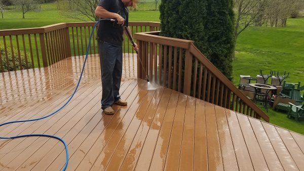 Header Composite Deck Cleaning